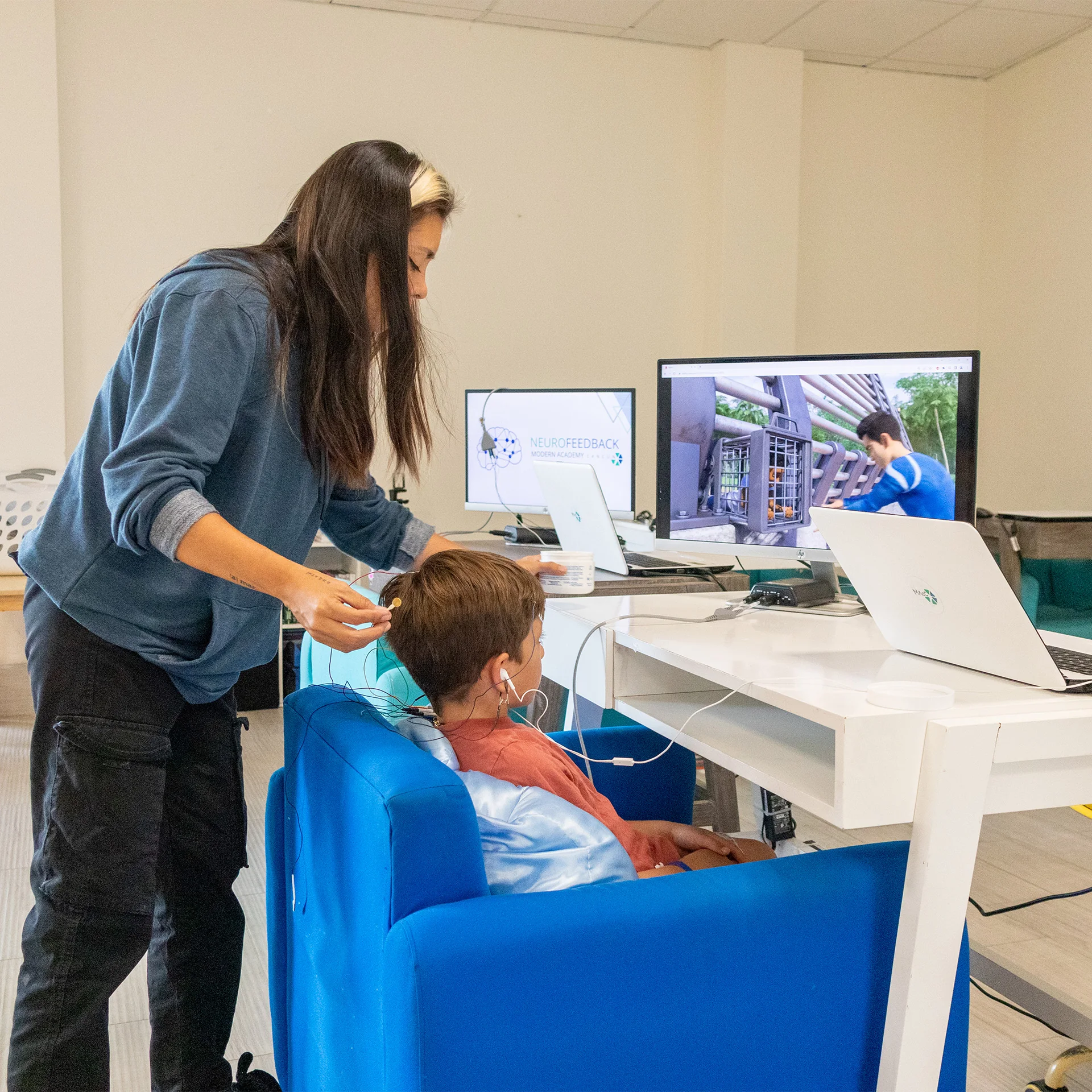 Estudiante durante una sesión de neurofeedback